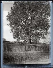 1 vue  - Mur, rue des Ecossais avec publicité pour la Grande Briqueterie de Landerneau (ouvre la visionneuse)
