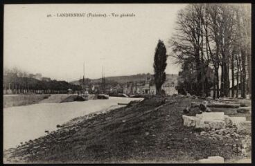 1 vue  - Landerneau. - Vue générale du port et des quais prise des berges (ouvre la visionneuse)