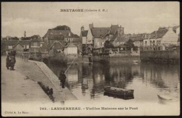1 vue  - Landerneau. - Le pont de Rohan, avant la destructrion du moulin (ouvre la visionneuse)
