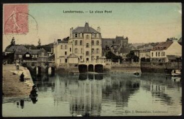 1 vue  - Landerneau. - Le pont de Rohan, côté port (ouvre la visionneuse)