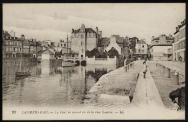 1 vue  - Landerneau. - Le pont en amont vue du quai de Cornouaille (ouvre la visionneuse)