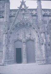1 vue  - Le Folgoët. - Portail sud de la basilique de Notre-Dame au Folgoët (ouvre la visionneuse)