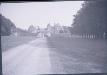 1 vue  - Saint-Vougay. - Château de Kerjean (ouvre la visionneuse)
